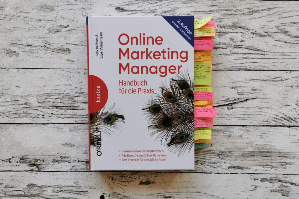 Das Buch Online Marketing Manager von Felix Beilharz & Expert*innenteam